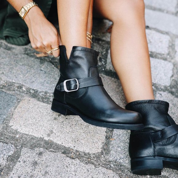 Frye Veronica Pull On Black Leather Short Booties - Picture 16 of 16